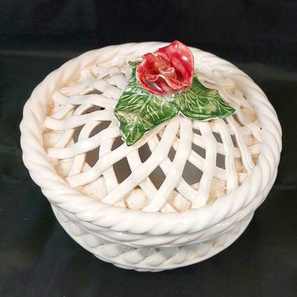Capodimonte Style Porcelaine Weaved Basket with Lid 5.5" Applied flower VTG - Picture 1 of 10